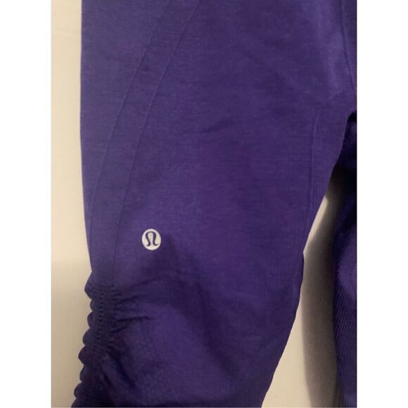 Lululemon leggings in the flow seamless crop Capri - Picture 3 of 4